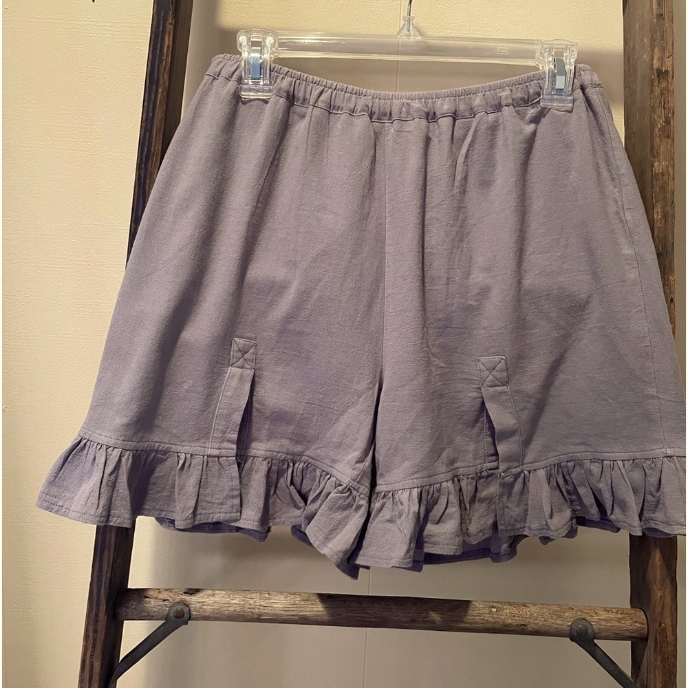 Grey shorts